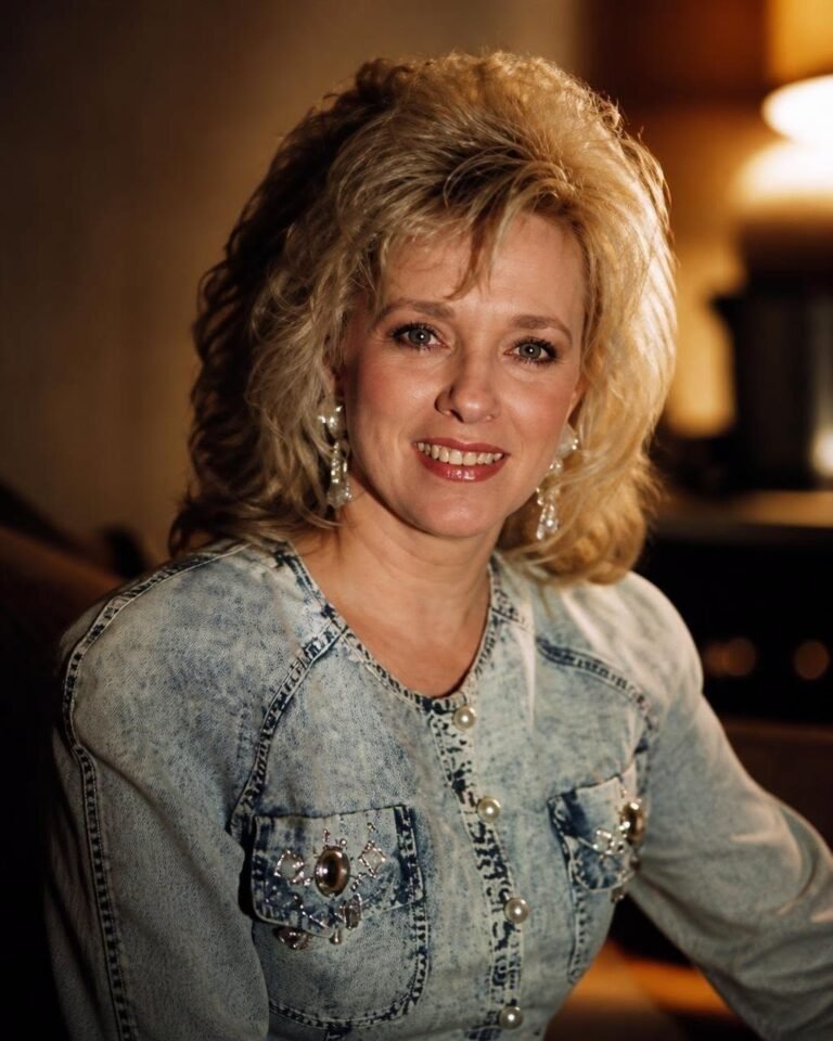 Connie Smith Chose Family First, Then Found Her Way Back to the Road