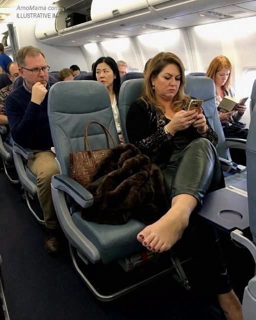 A Woman Refused to Leave the Airplane Seat I Had Paid For – What My 10-Year-Old Daughter Pulled Out of Her Backpack Left Every Passenger Speechless